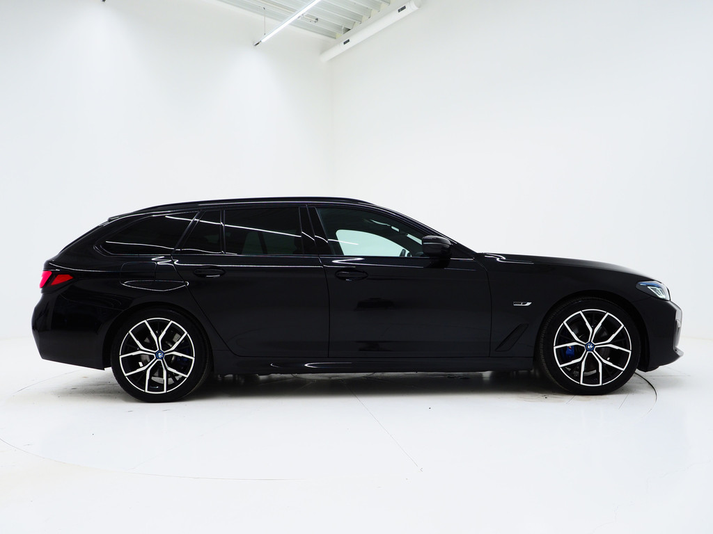 BMW 5 Serie Touring 530e M Sport Shadow Line 52