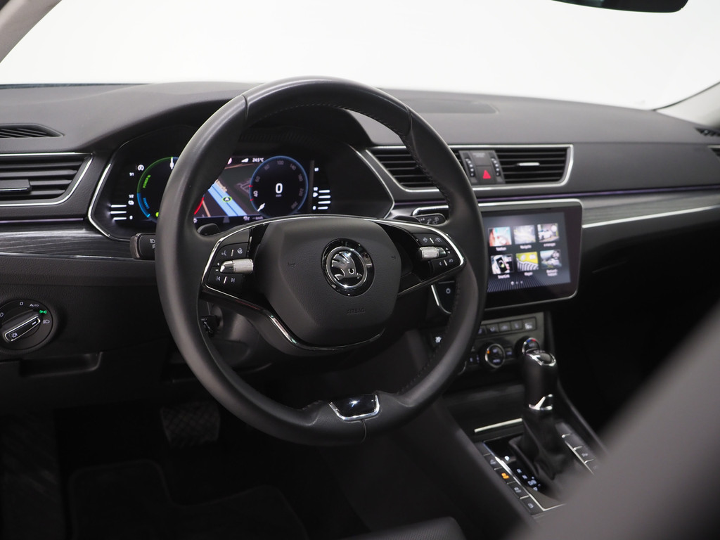 Škoda Superb Combi 1.4 TSI iV Style 17