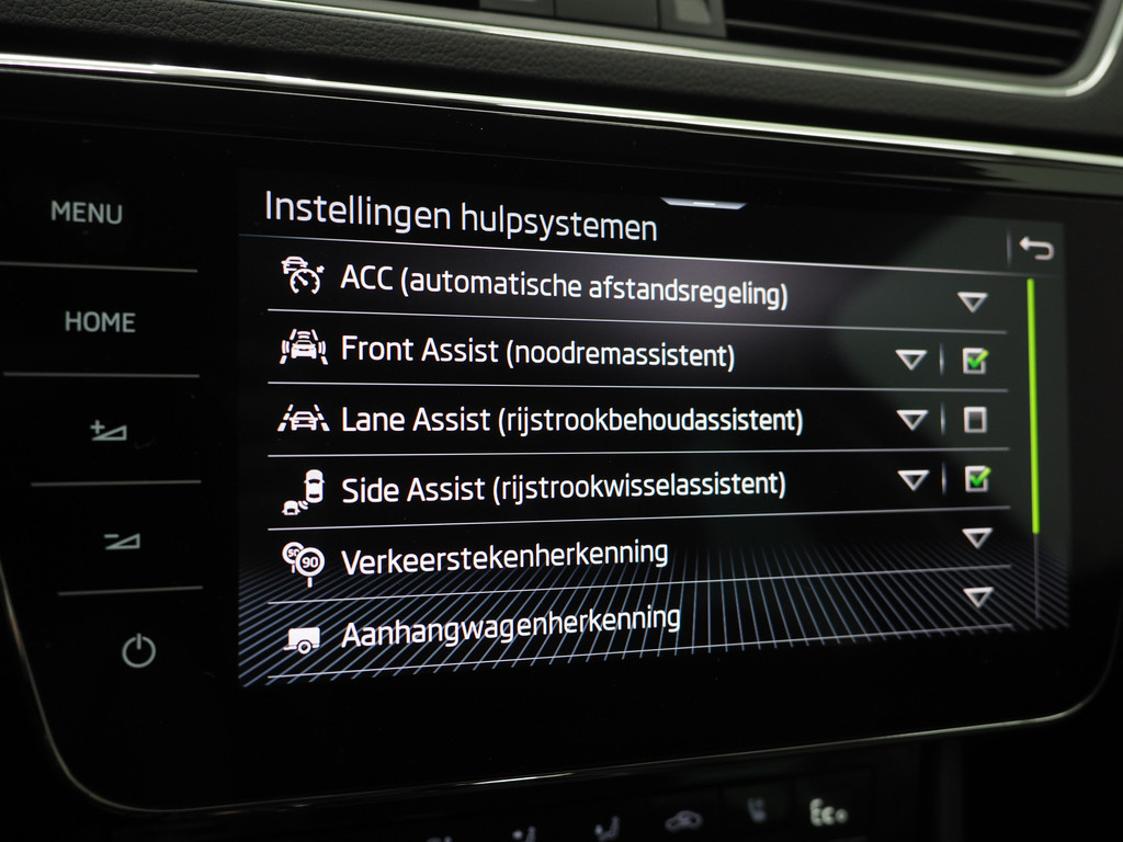 Škoda Superb Combi 1.4 TSI iV Style 31