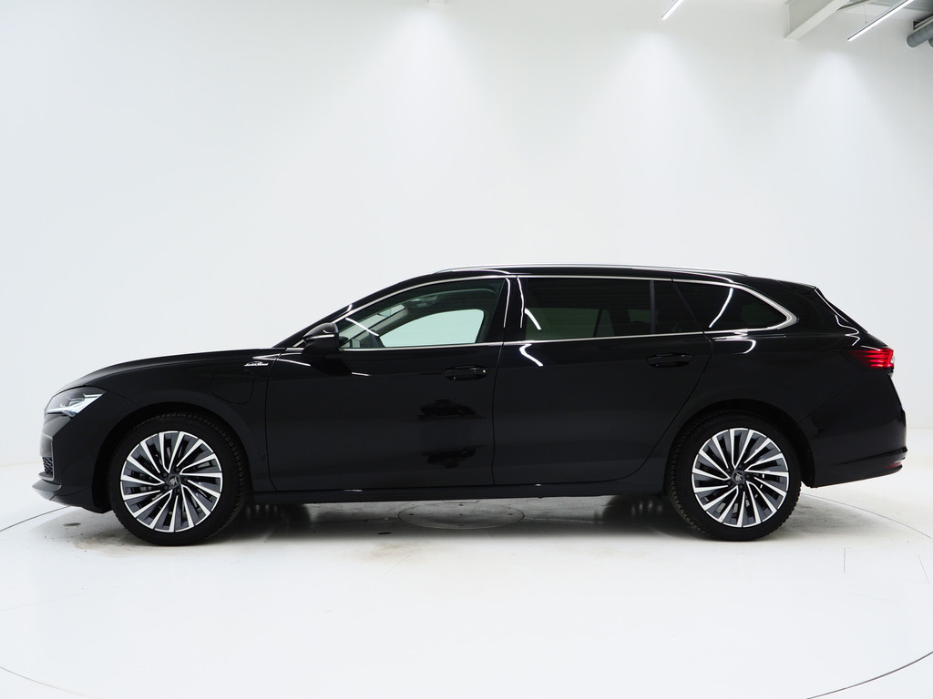 Škoda Superb Combi 1.5 TSI PHEV Laurin & Klement 49