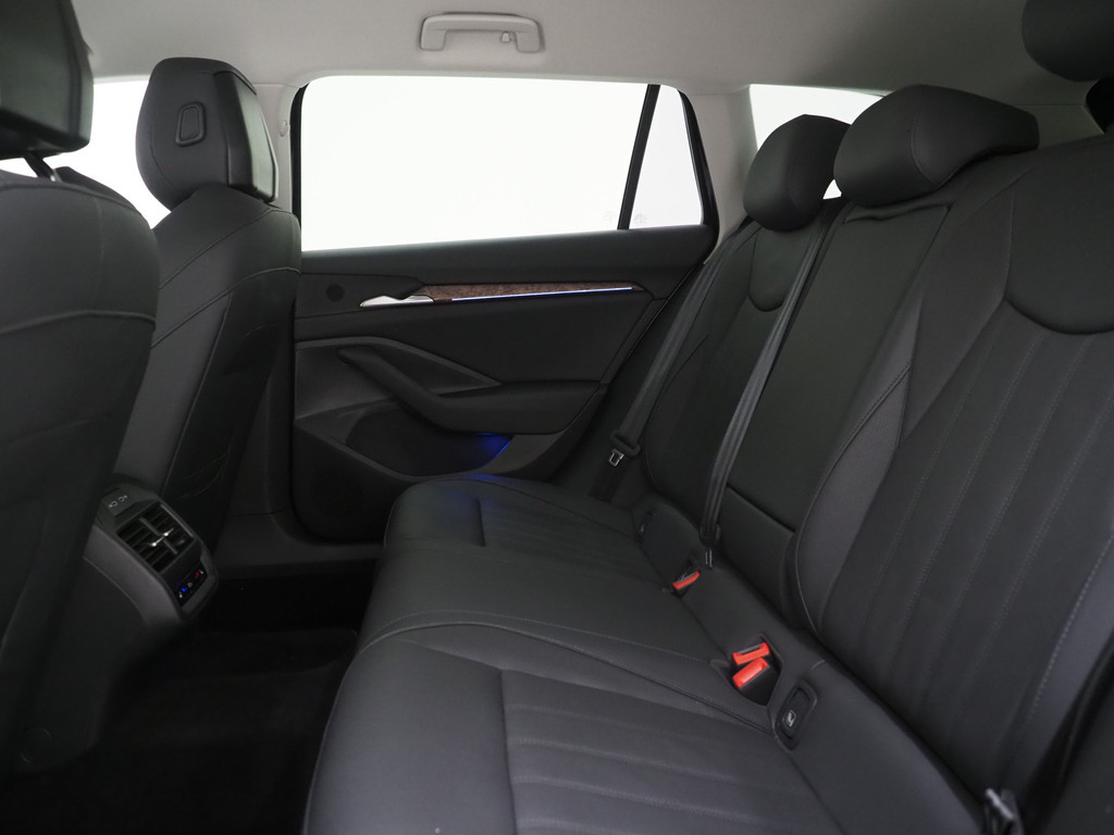 Škoda Superb Combi 1.5 TSI PHEV Laurin & Klement 93
