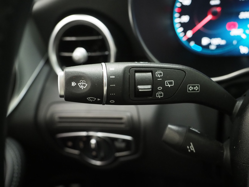 Mercedes-Benz GLC 300e 4MATIC Premium Plus 21