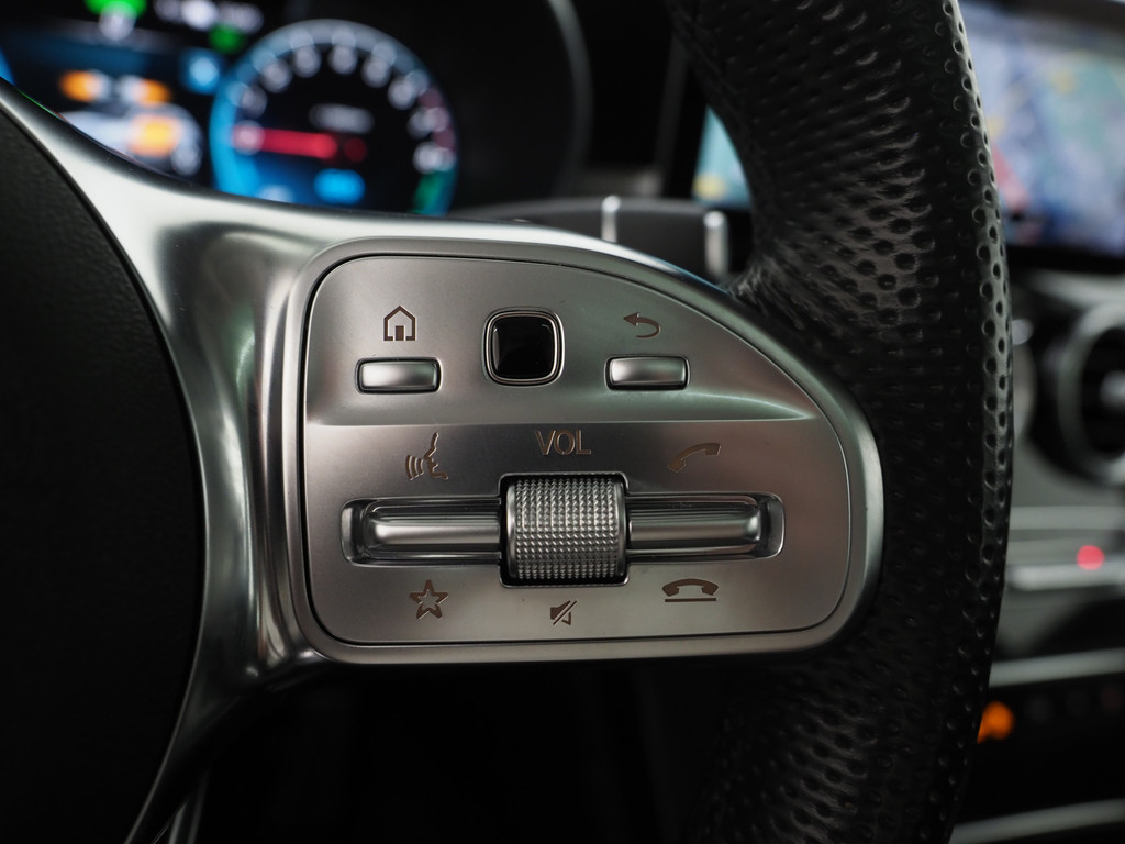 Mercedes-Benz GLC 300e 4MATIC Premium Plus 24