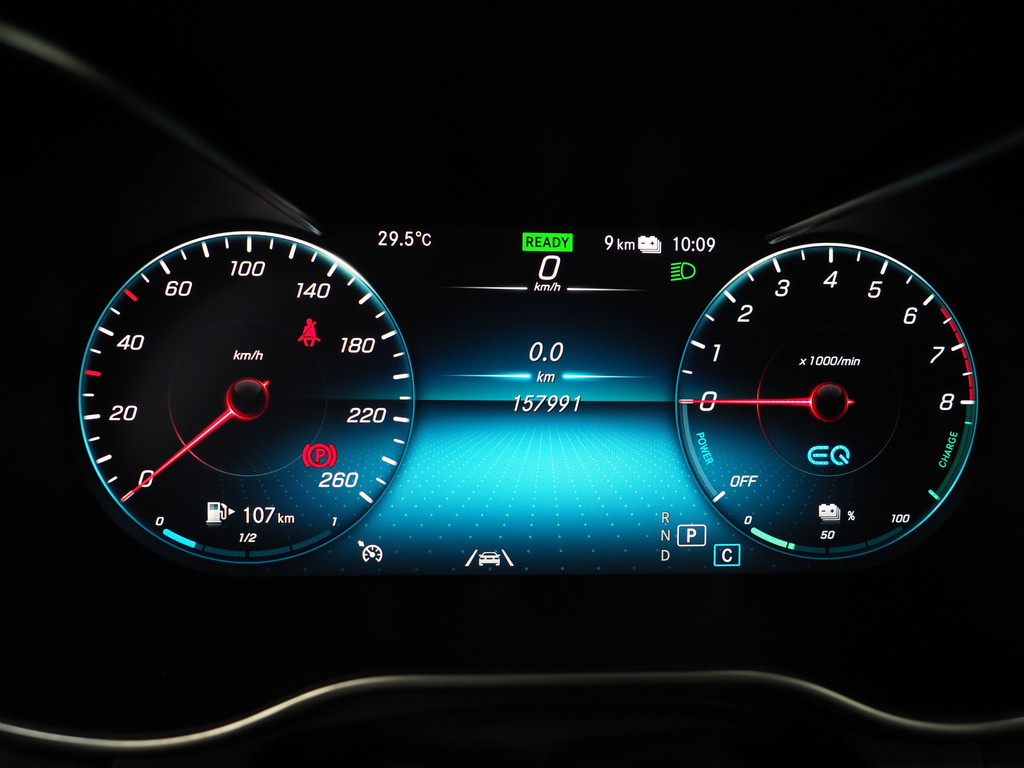 Mercedes-Benz GLC 300e 4MATIC Premium Plus 26