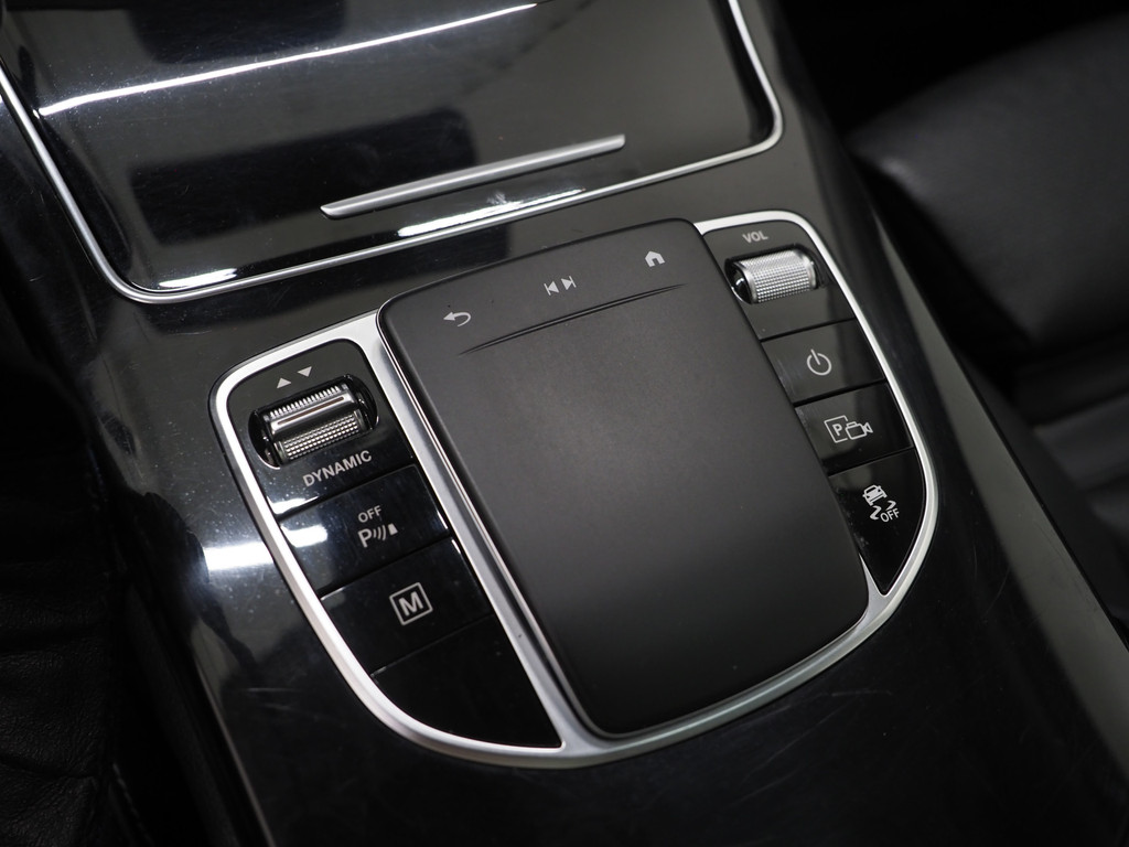 Mercedes-Benz GLC 300e 4MATIC Premium Plus 35