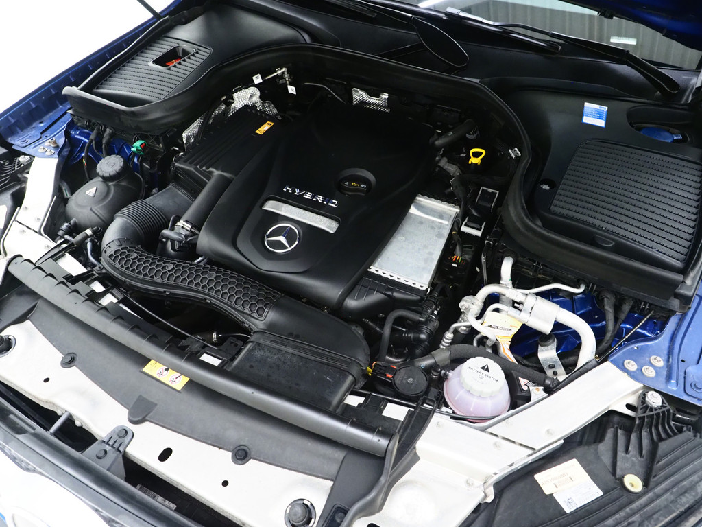 Mercedes-Benz GLC 300e 4MATIC Premium Plus 50