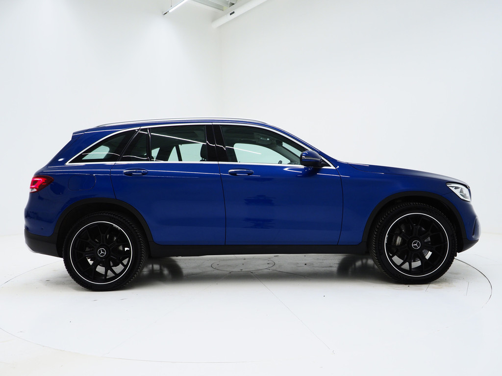 Mercedes-Benz GLC 300e 4MATIC Premium Plus 53