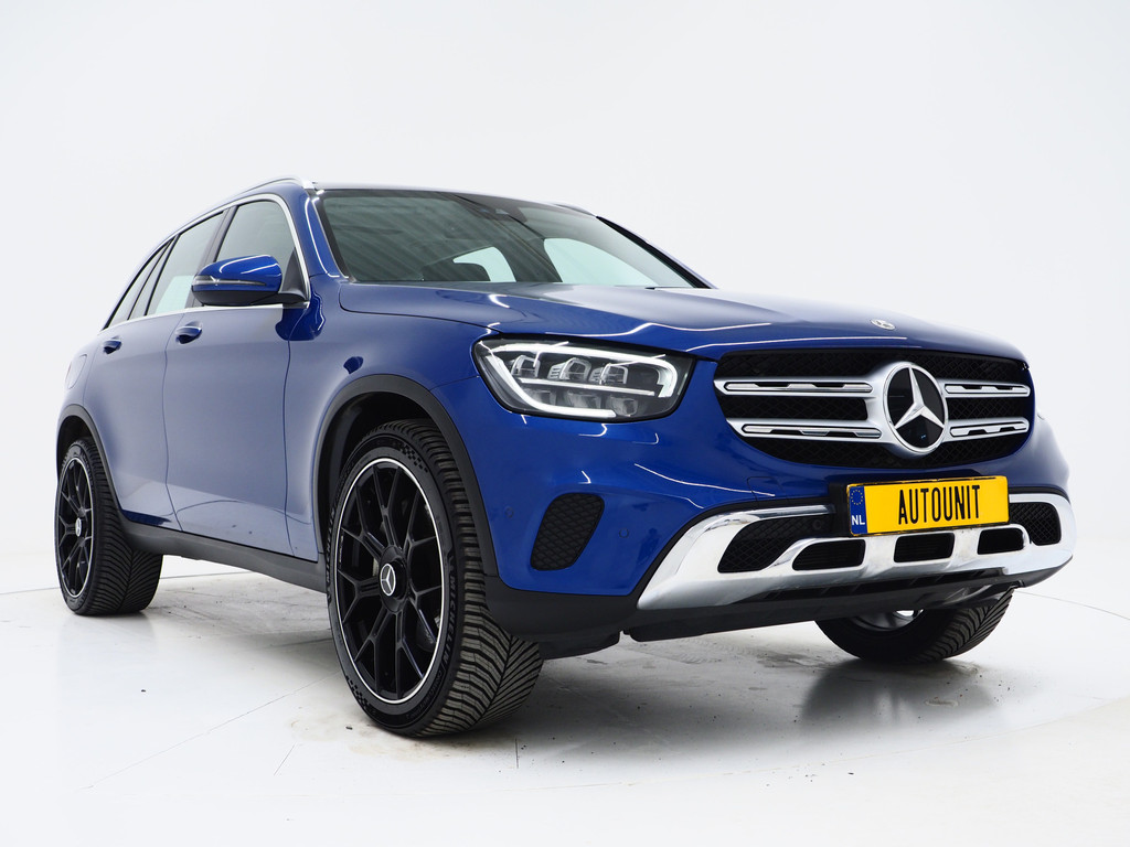 Mercedes-Benz GLC 300e 4MATIC Premium Plus 54