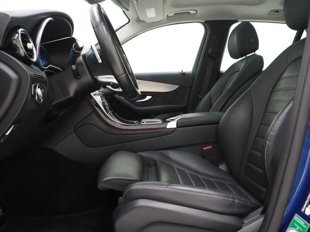 Mercedes-Benz GLC 300e 4MATIC Premium Plus 60