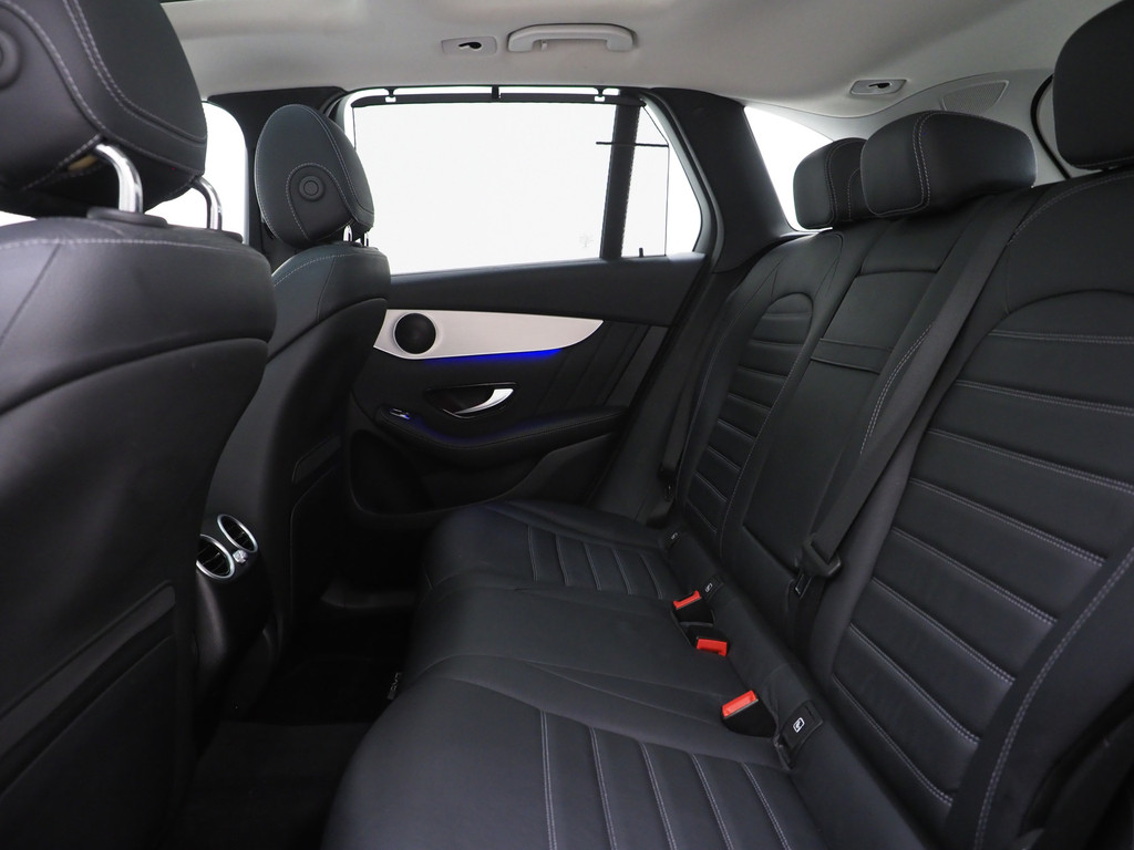 Mercedes-Benz GLC 300e 4MATIC Premium Plus 82