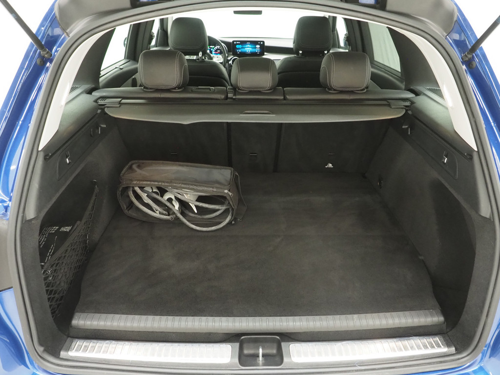 Mercedes-Benz GLC 300e 4MATIC Premium Plus 84