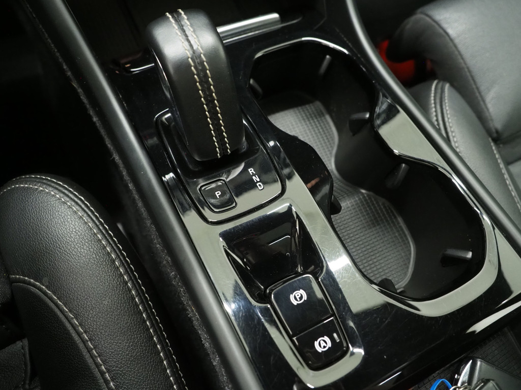 Volvo XC40 1.5 T5 Recharge R-Design 33