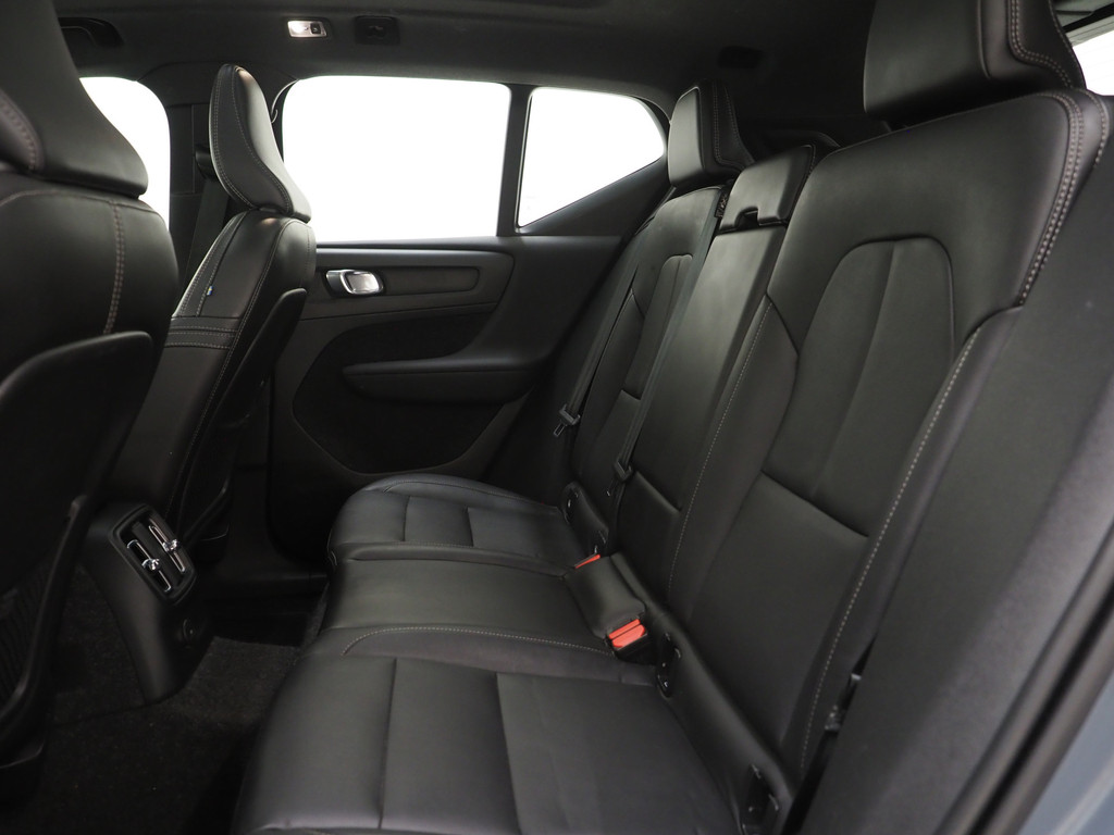 Volvo XC40 1.5 T5 Recharge R-Design 36