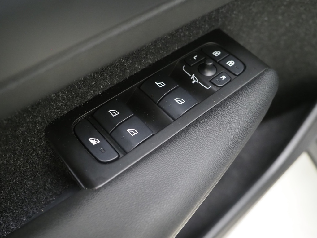 Volvo XC40 1.5 T5 Recharge R-Design 61