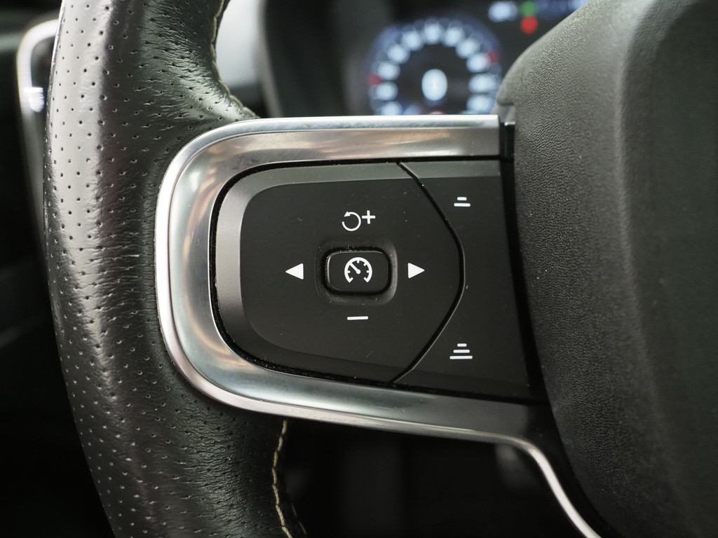 Volvo XC40 1.5 T5 Recharge R-Design 64