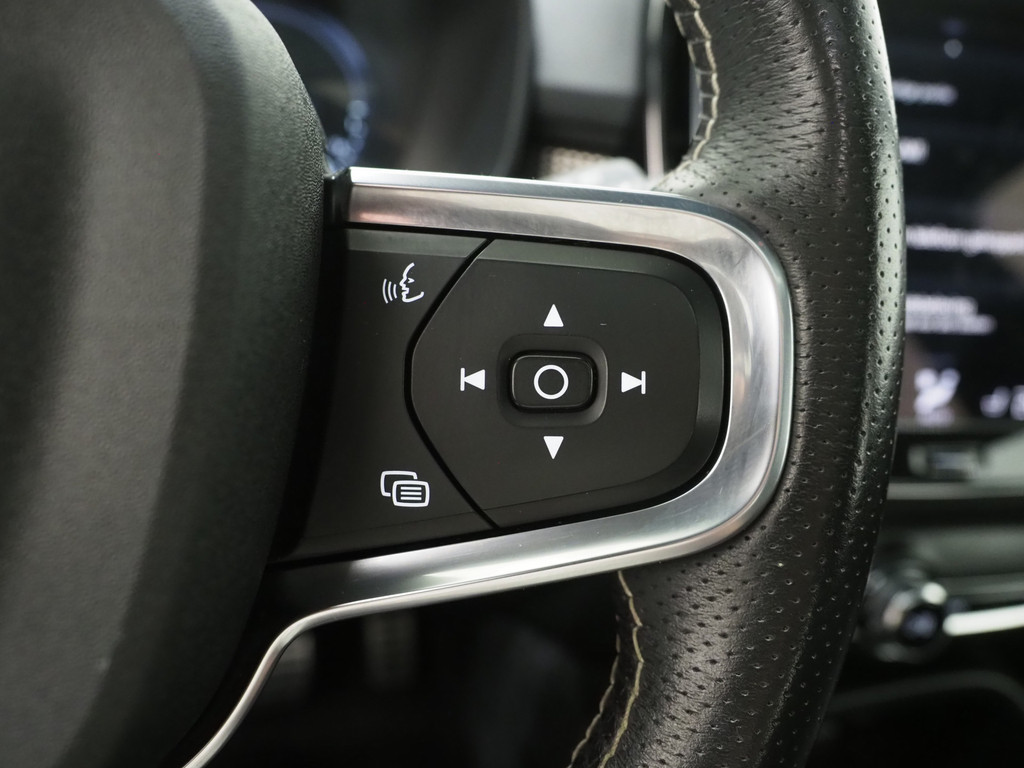 Volvo XC40 1.5 T5 Recharge R-Design 65