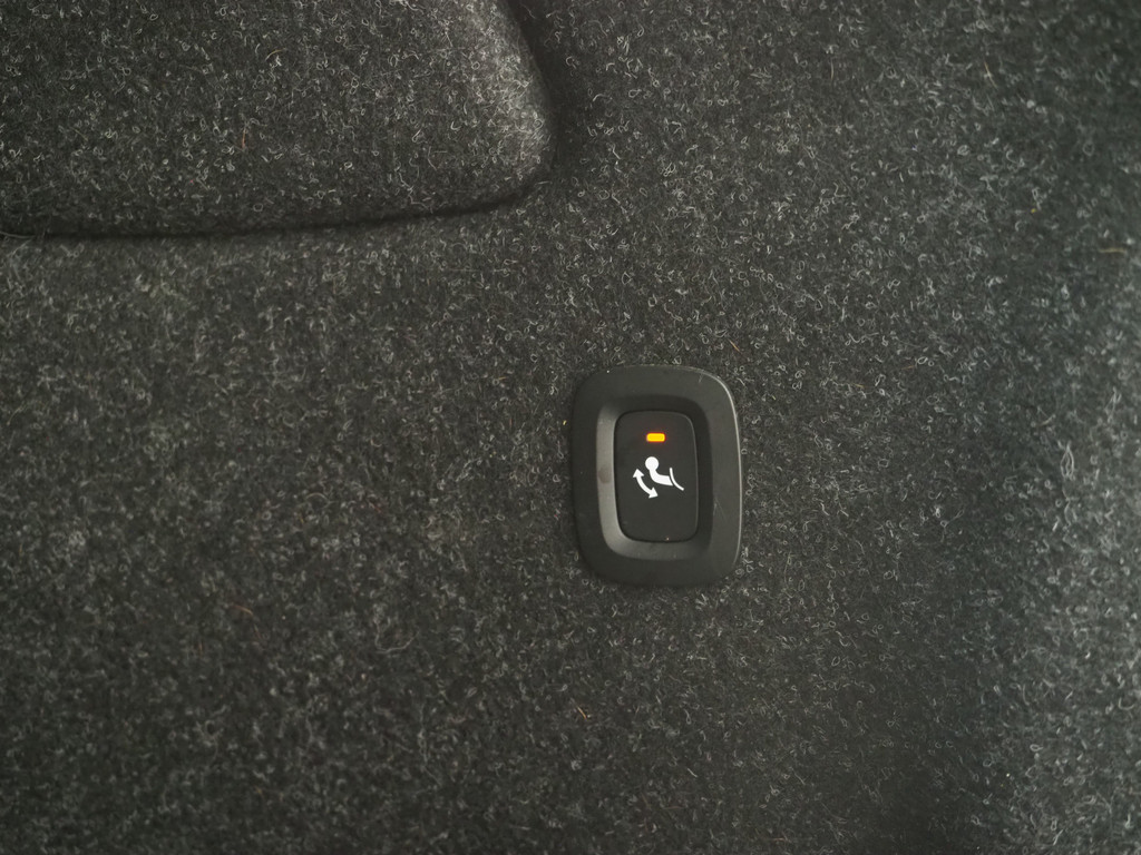 Volvo XC40 1.5 T5 Recharge R-Design 82