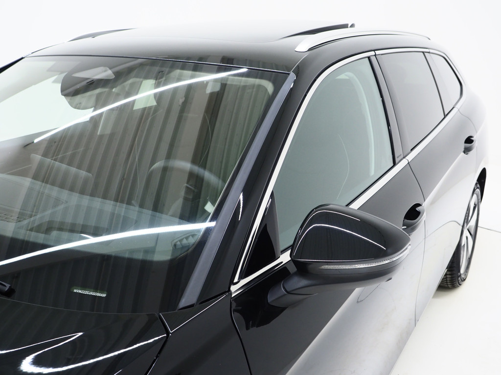 Volkswagen Passat Variant 1.5 eHybrid Elegance 12