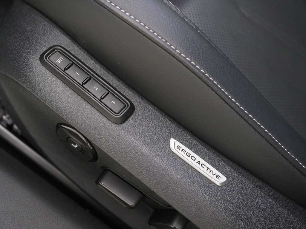 Volkswagen Passat Variant 1.5 eHybrid Elegance 21