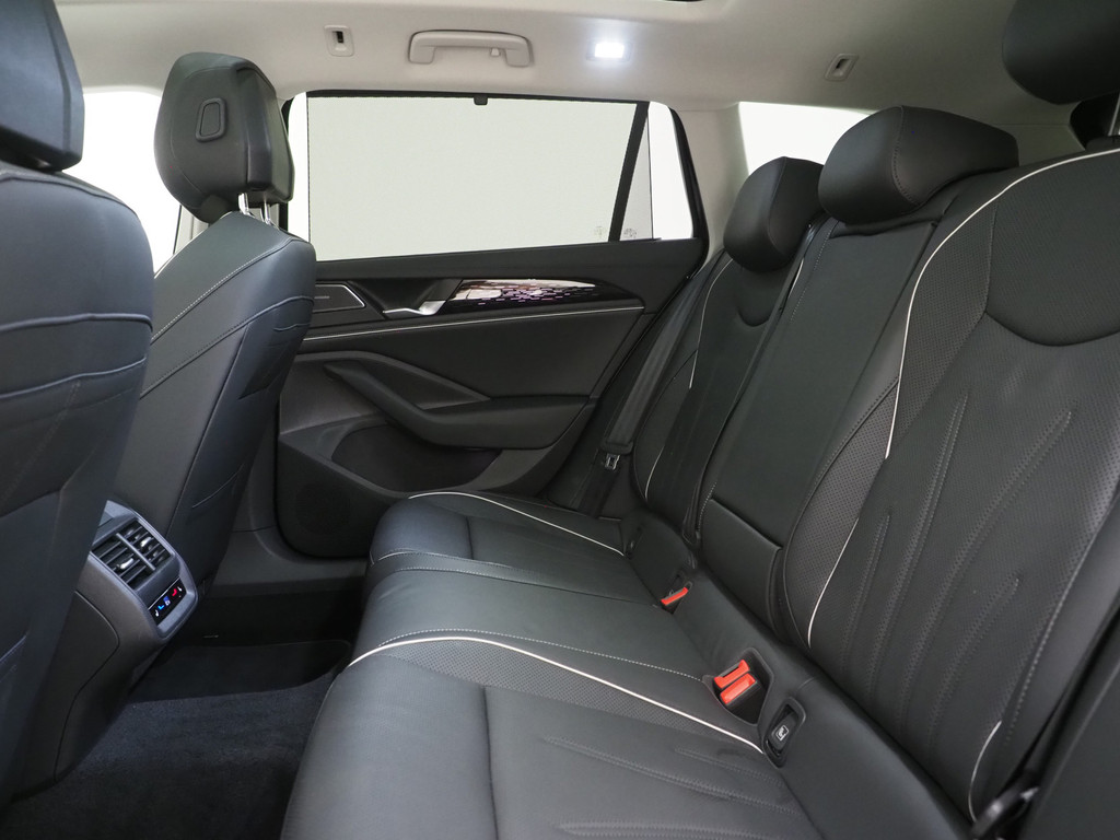 Volkswagen Passat Variant 1.5 eHybrid Elegance 43