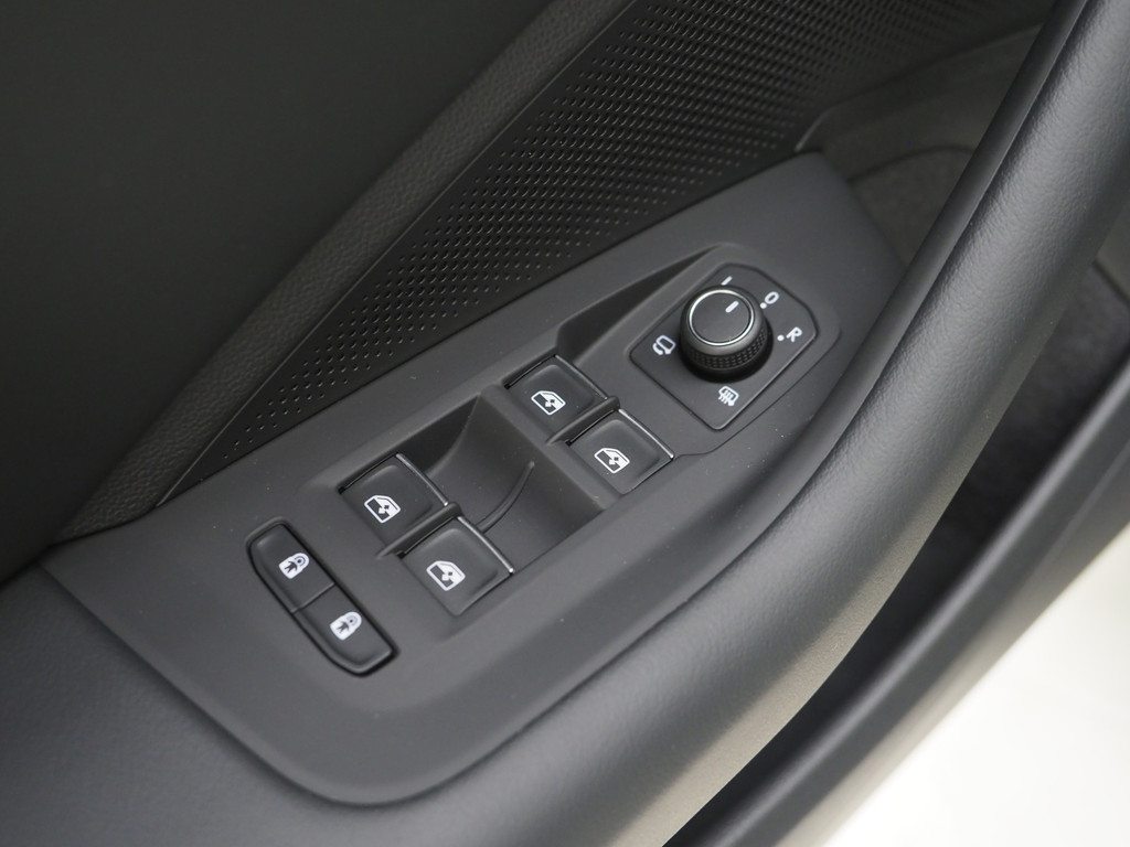 Volkswagen Passat Variant 1.5 eHybrid Elegance 68