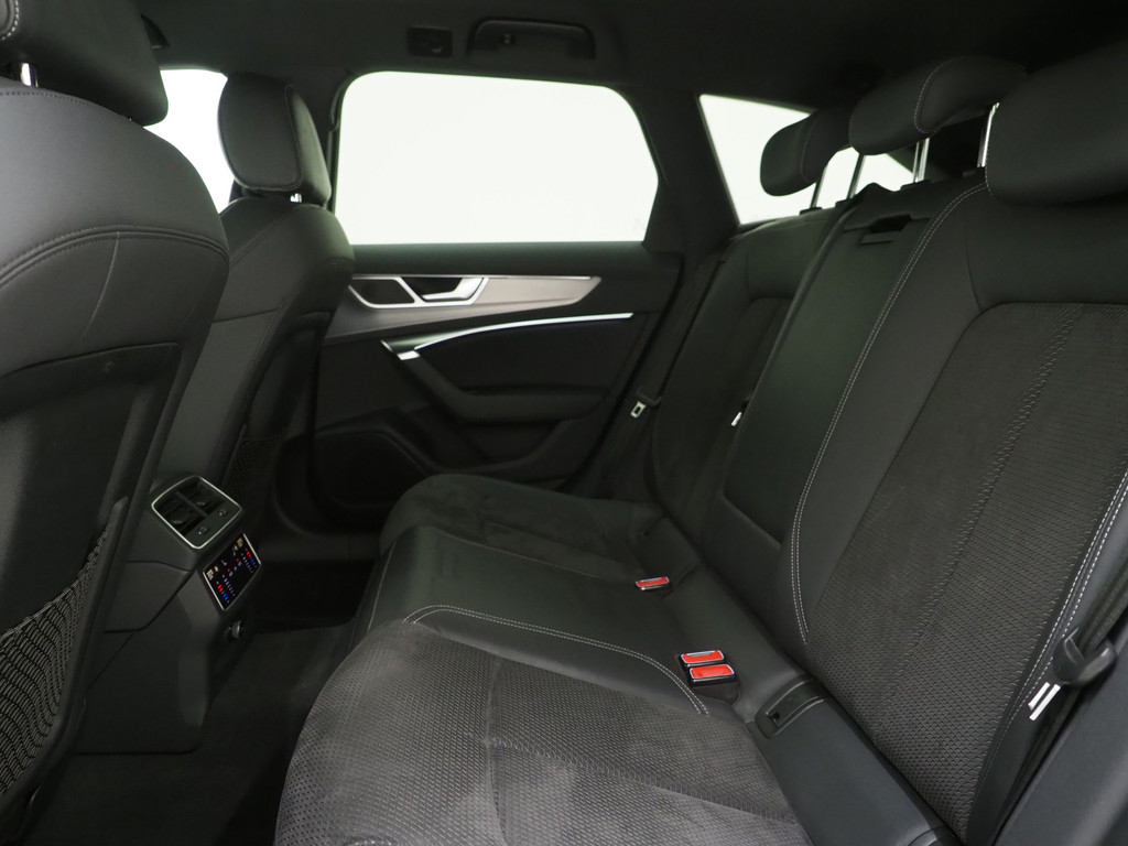 Audi A6 Avant 55 TFSI e quattro Competition Full Black 36