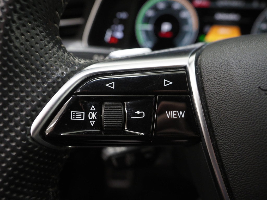 Audi A6 Avant 55 TFSI e quattro Competition Full Black 63