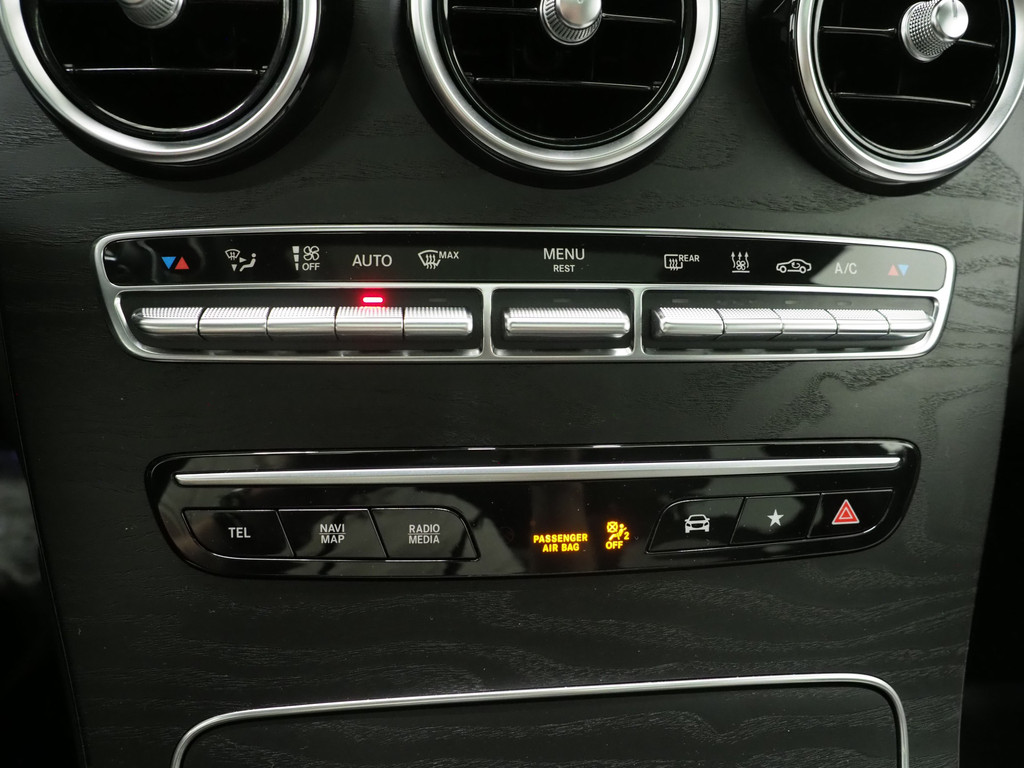 Mercedes-Benz GLC 300e 4MATIC AMG Manufaktur 33
