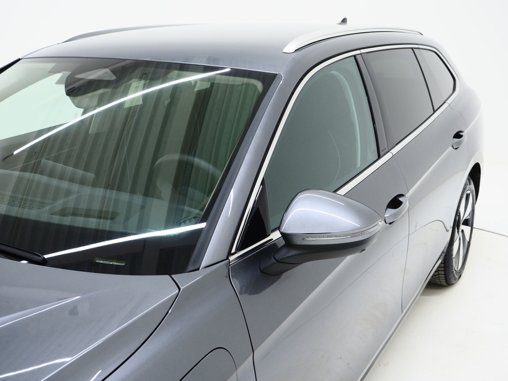 Volkswagen Passat Variant 1.5 eHybrid 204PK 12