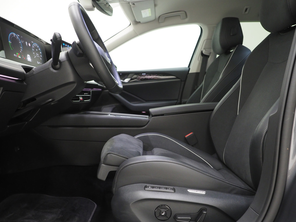 Volkswagen Passat Variant 1.5 eHybrid 204PK 16