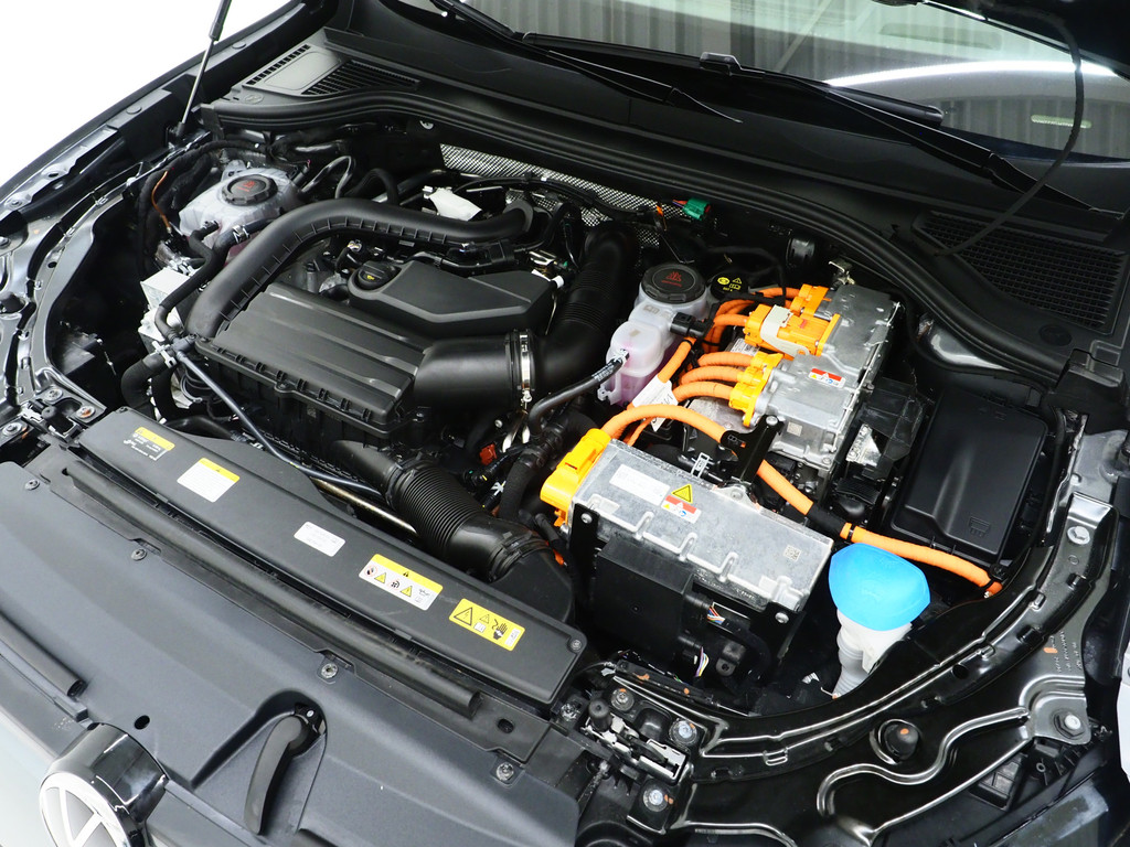 Volkswagen Passat Variant 1.5 eHybrid 204PK 51