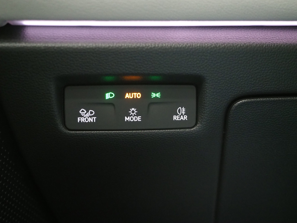 Volkswagen Passat Variant 1.5 eHybrid Elegance 18