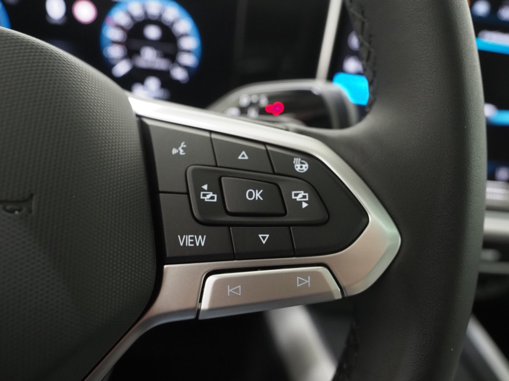 Volkswagen Passat Variant 1.5 eHybrid Elegance 21