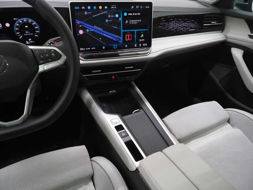 Volkswagen Passat Variant 1.5 eHybrid Elegance 36