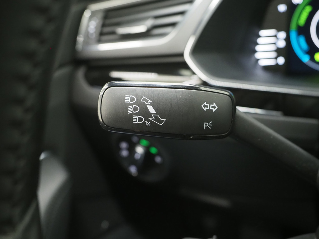 Škoda Superb Combi 1.4 TSI iV Laurin & Klement 22