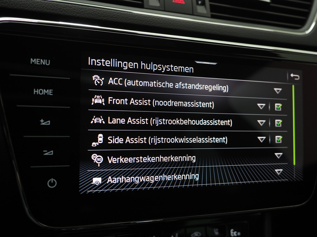 Škoda Superb Combi 1.4 TSI iV Laurin & Klement 32