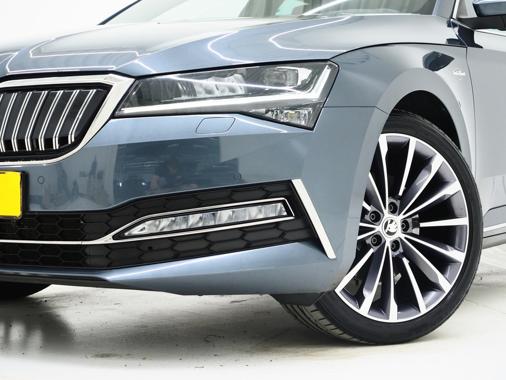 Škoda Superb Combi 1.4 TSI iV Laurin & Klement 5