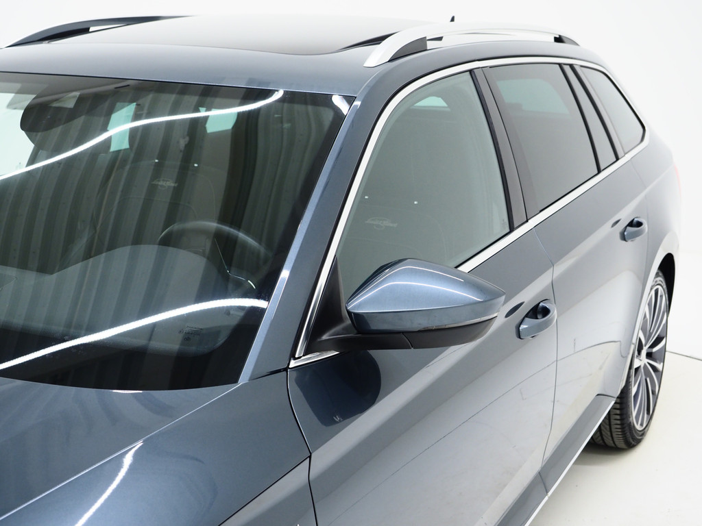 Škoda Superb Combi 1.4 TSI iV Laurin & Klement 58