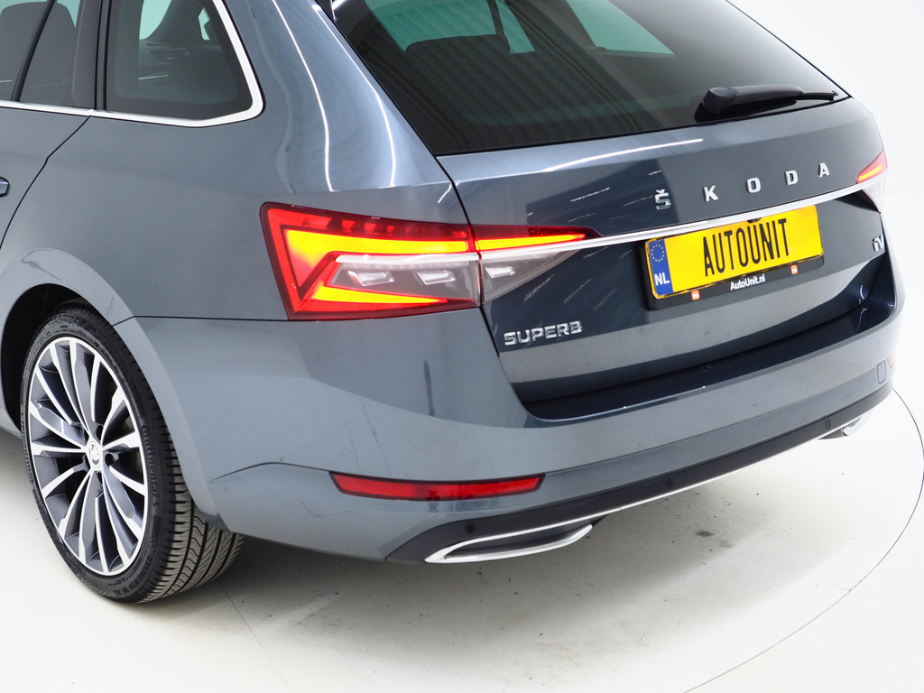 Škoda Superb Combi 1.4 TSI iV Laurin & Klement 59