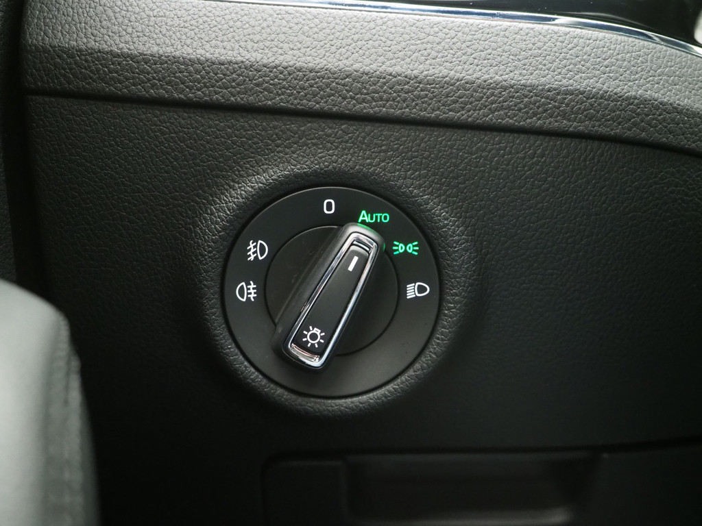 Škoda Superb Combi 1.4 TSI iV Laurin & Klement 67