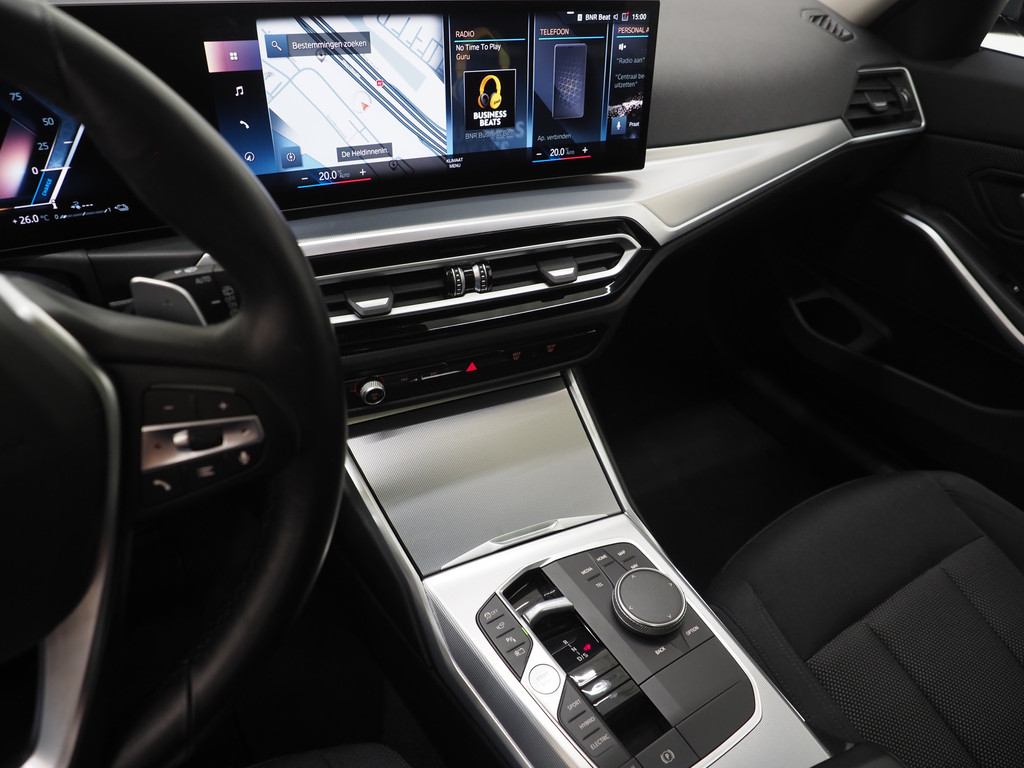 BMW 3 Serie Touring 320e xDrive LCI Shadowline 33