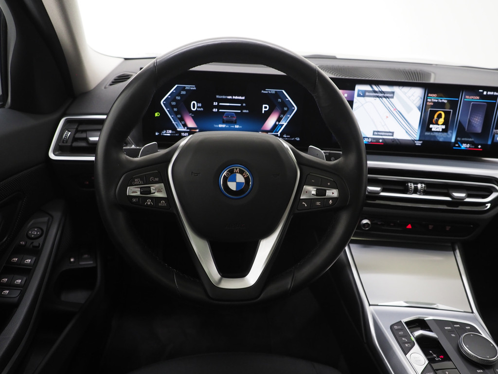 BMW 3 Serie Touring 320e xDrive LCI Shadowline 34