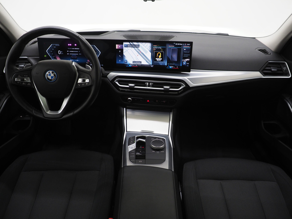 BMW 3 Serie Touring 320e xDrive LCI Shadowline 4