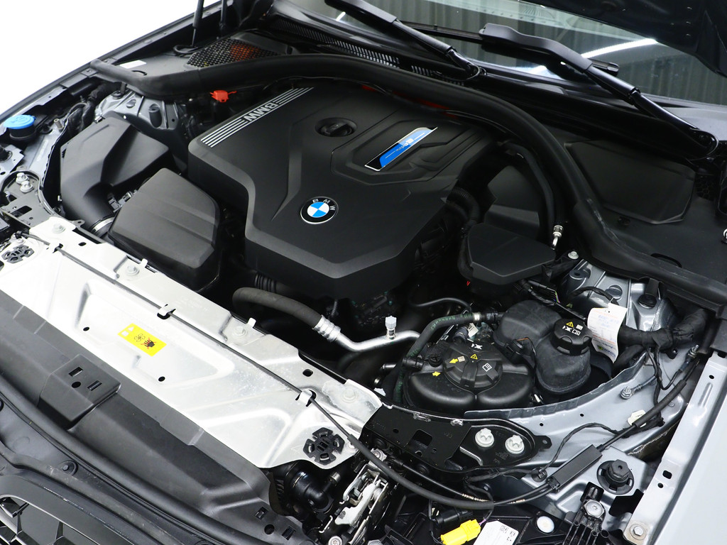 BMW 3 Serie Touring 320e xDrive LCI Shadowline 7