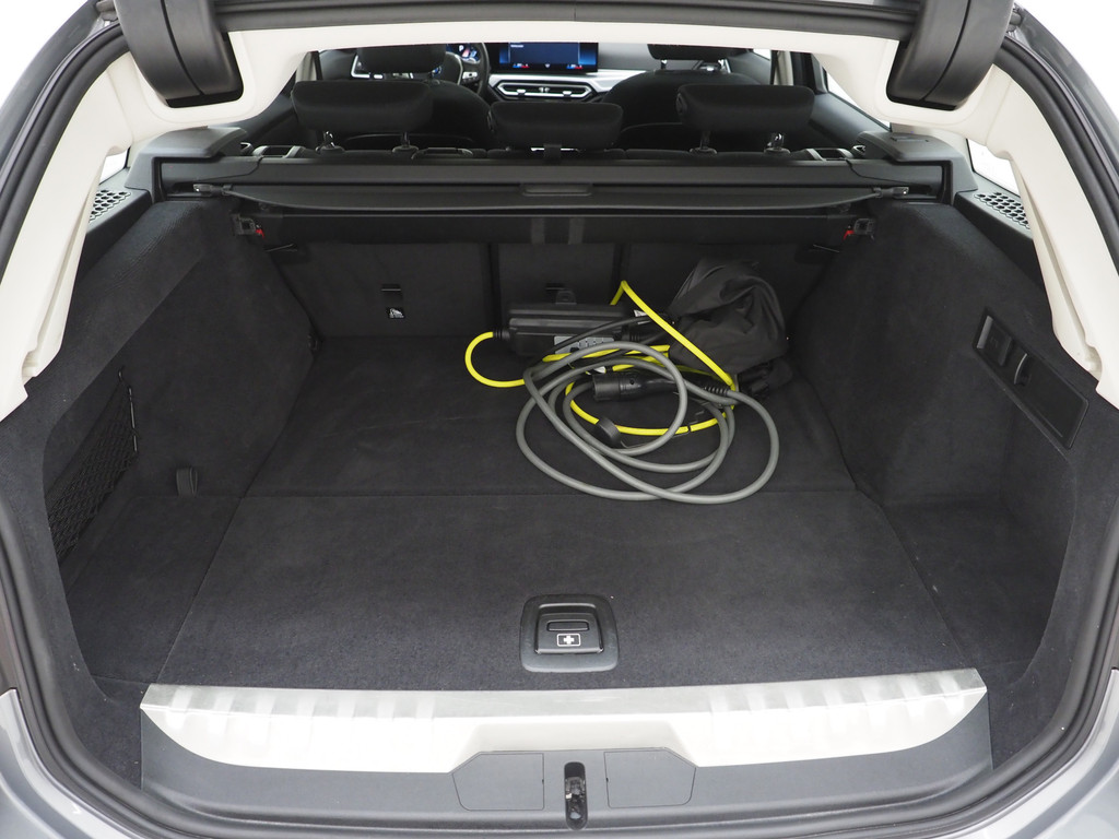 BMW 3 Serie Touring 320e xDrive LCI Shadowline 76