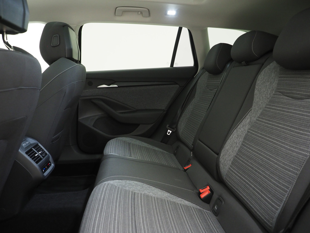 Škoda Superb Combi 1.5 TSI PHEV 204PK 38