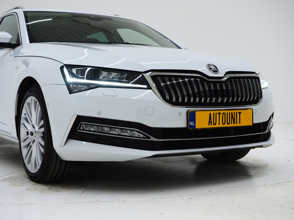 Škoda Superb Combi 1.4 TSI iV Laurin & Klement 11