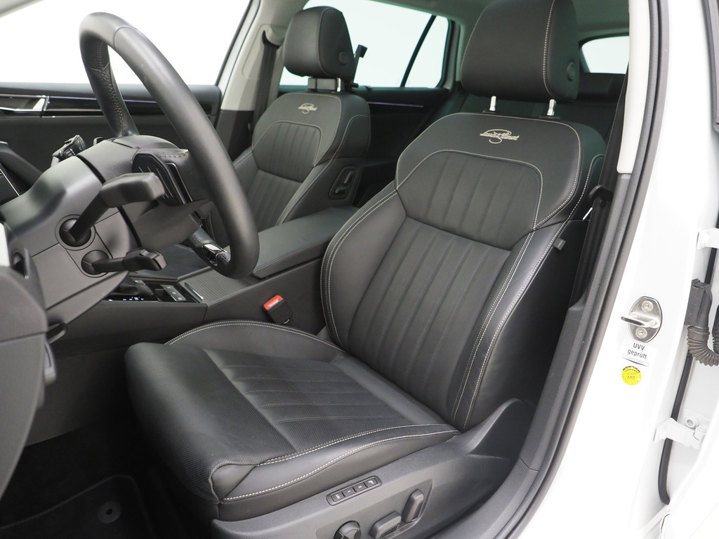 Škoda Superb Combi 1.4 TSI iV Laurin & Klement 3