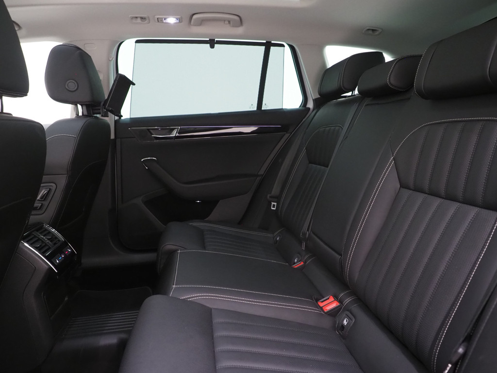 Škoda Superb Combi 1.4 TSI iV Laurin & Klement 41