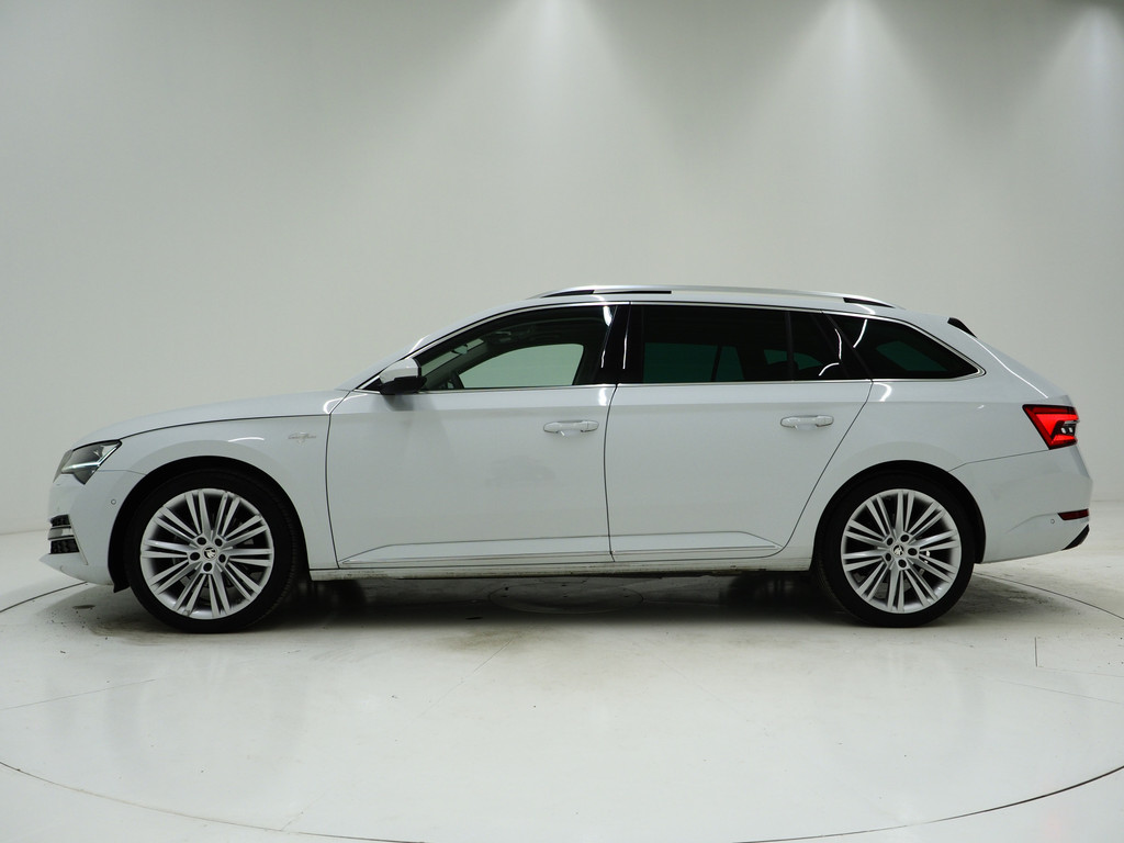 Škoda Superb Combi 1.4 TSI iV Laurin & Klement 48